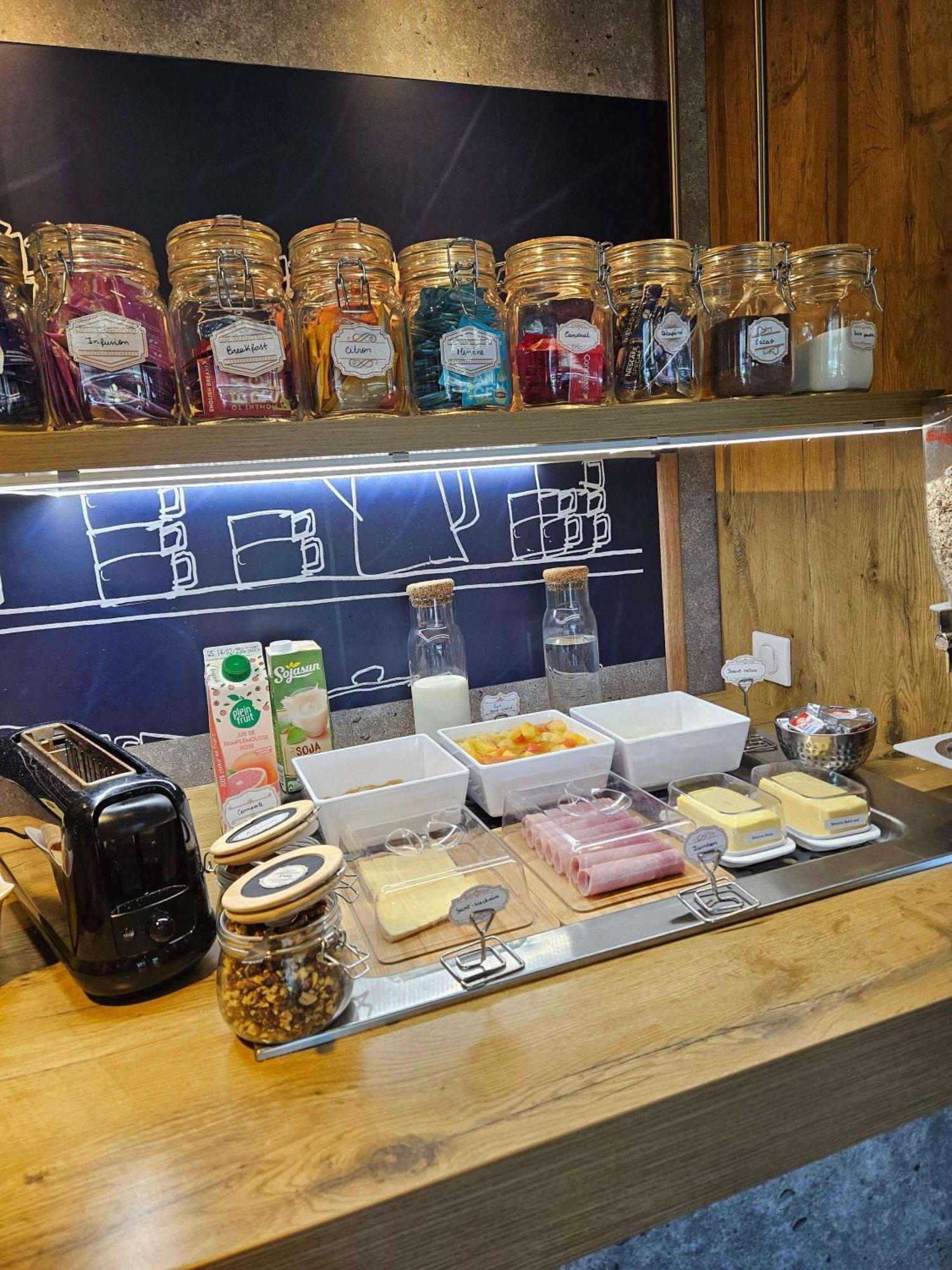Ibis Budget Clermont Ferrand Sud Aubière Exteriör bild